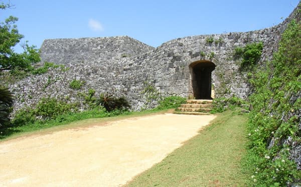 Zakimi-jō site (Zakimi Castle Remains)